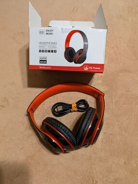 Wireless Foldable Headphones in Red & Black NWOT